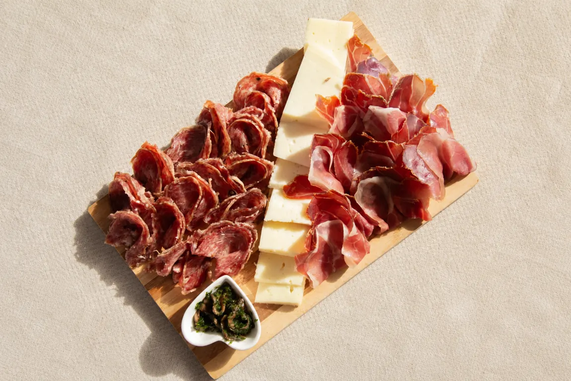 Selezione di salumi e formaggi